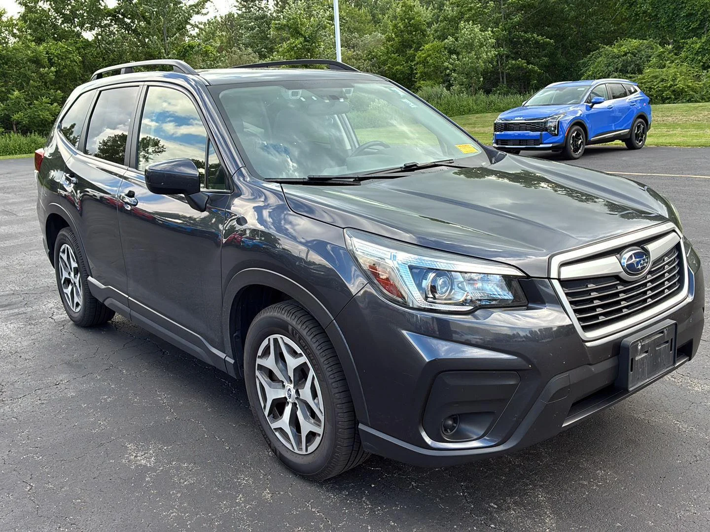 Used 2019 Dark Gray Metallic Subaru Premium image 16