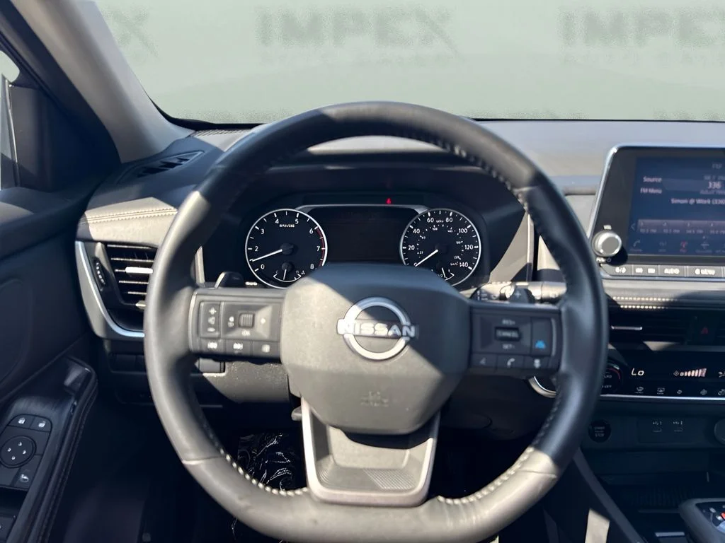 Used 2025 Gray Nissan SV image 12