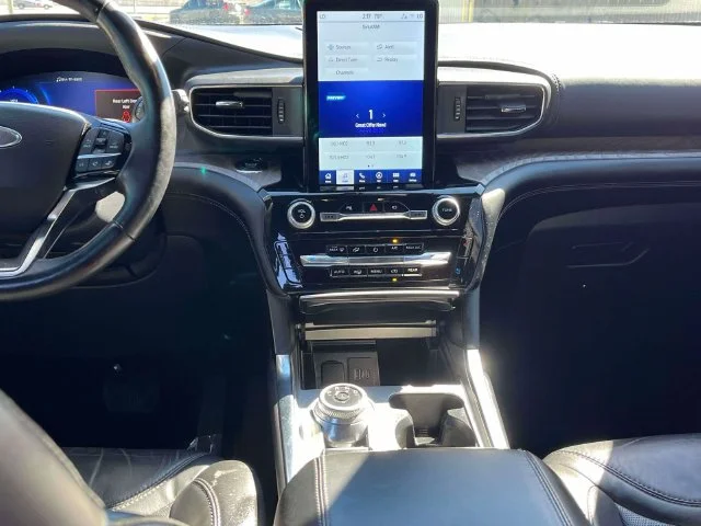 Used 2022 Blue Metallic Ford Platinum image 15