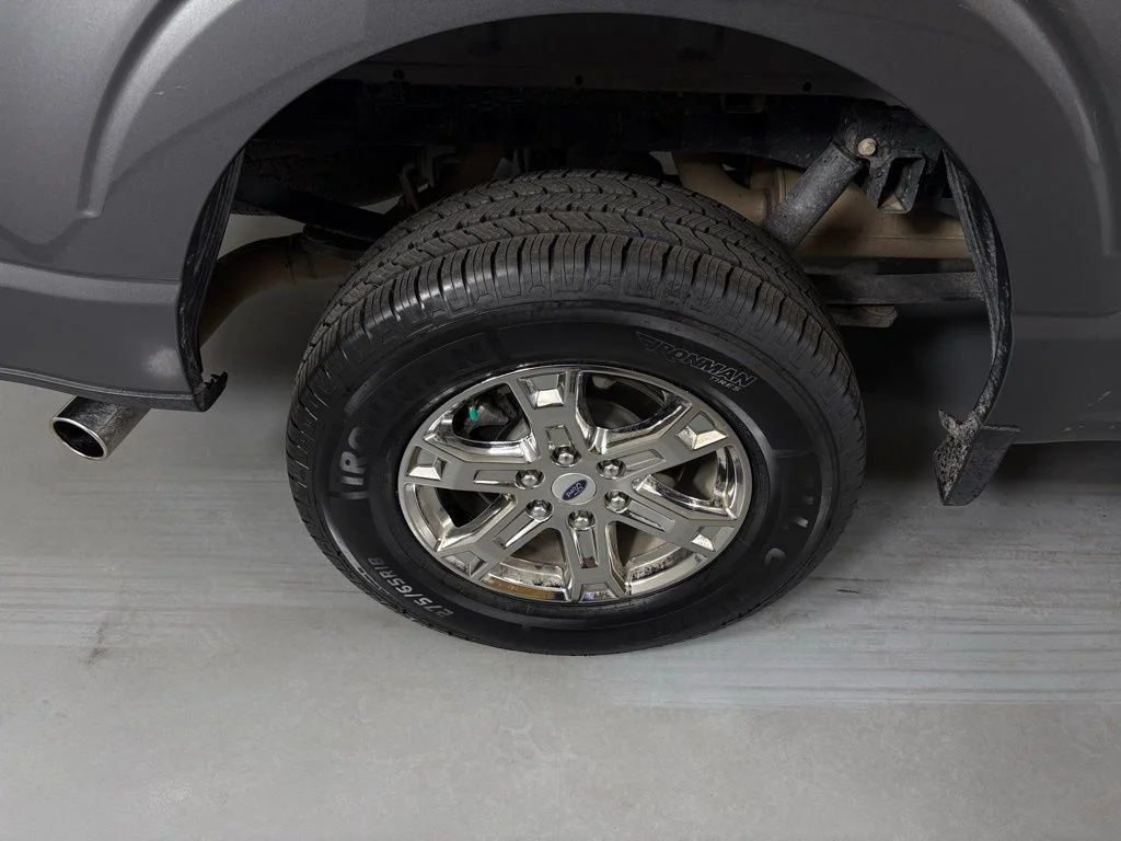 Used 2023 Gray Ford XLT image 10