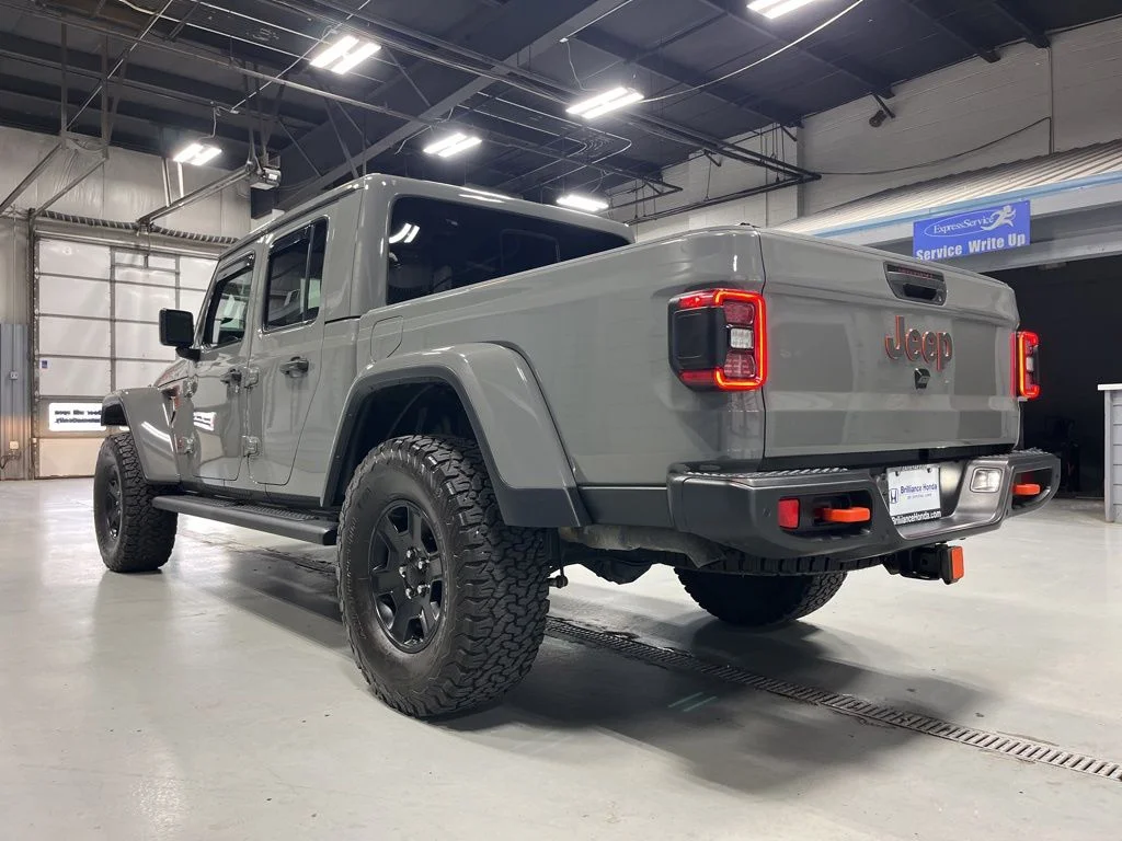 Used 2021 Sting-Gray Clearcoat Jeep Mojave image 5