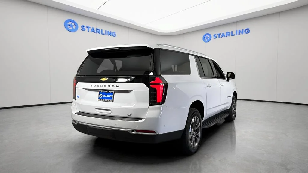 Used 2025 Summit White Chevrolet LT image 9