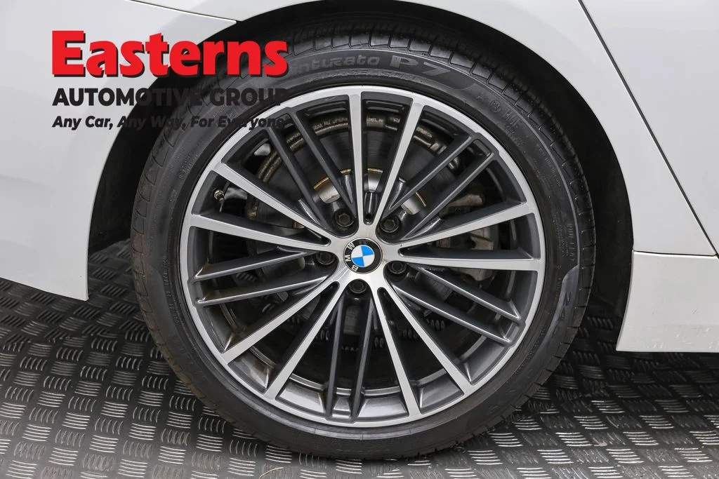 Used 2022 White BMW 530i xDrive image 33
