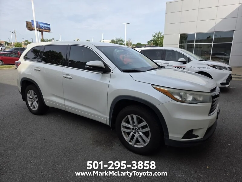 Used 2016 Toyota Highlander LE with VIN 5TDZKRFH2GS177711 for sale in North Little Rock, AR