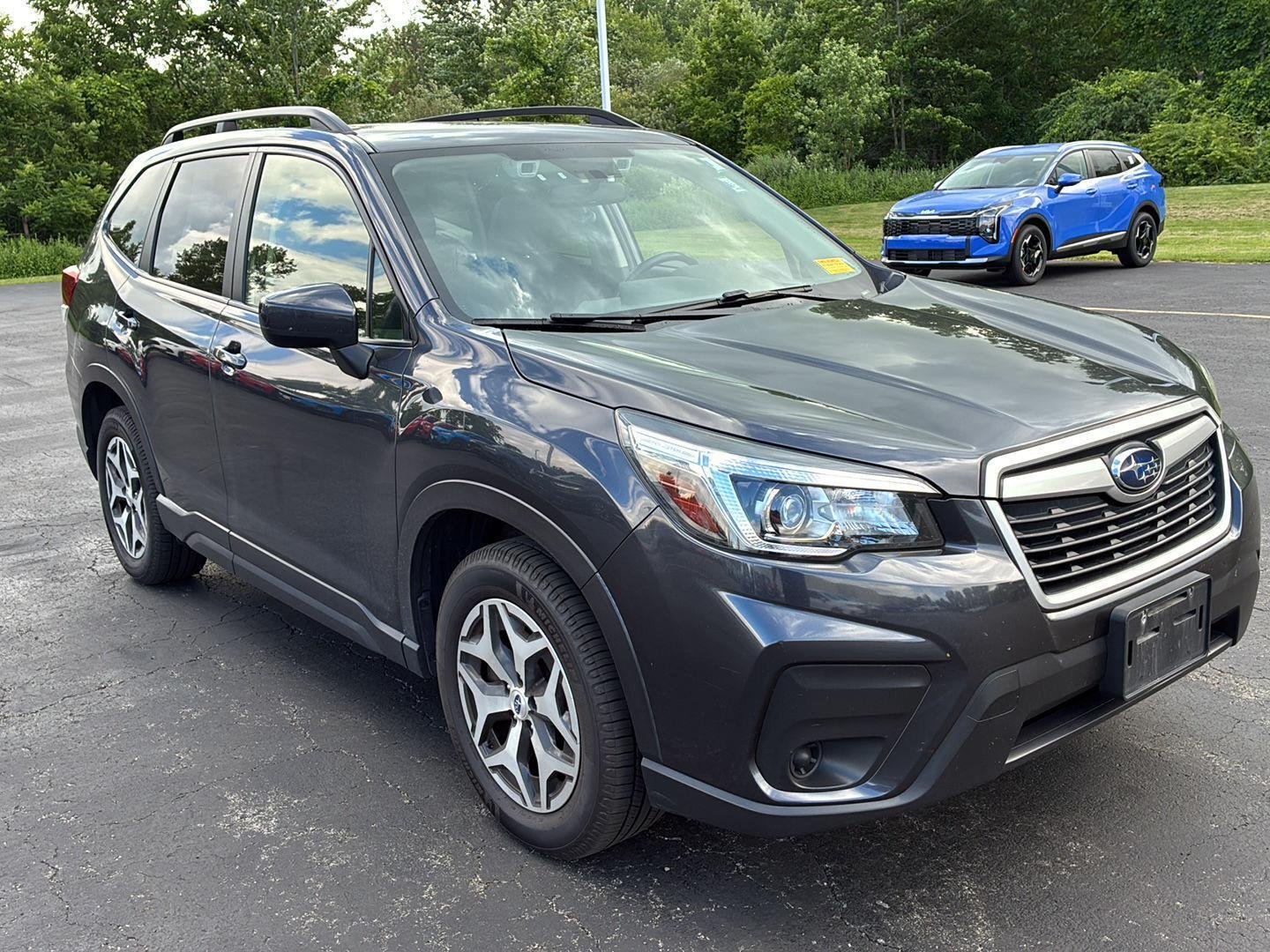 Used 2019 Dark Gray Metallic Subaru Premium image 16