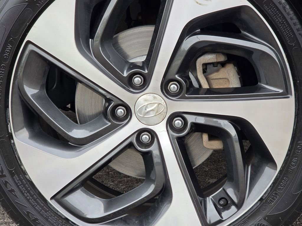Used 2016 Caribbean Blue Hyundai Sport image 17
