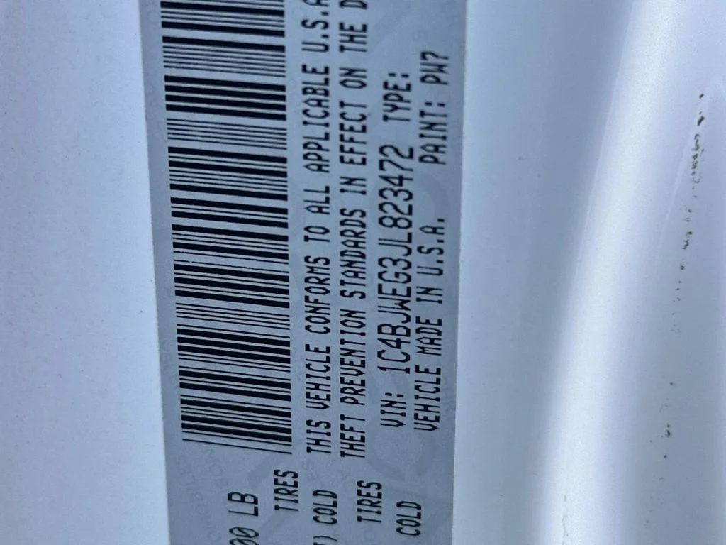 Used 2018 White Jeep Unlimited Sahara image 29