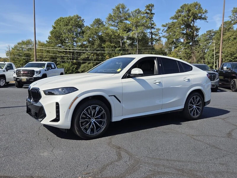Used 2026 White Metallic BMW XDRIVE40I image 3