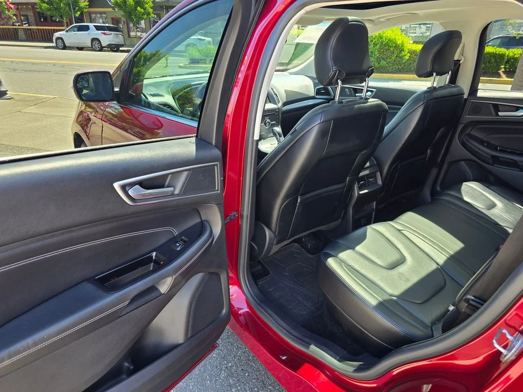 Used 2015 Red Ford Titanium image 15