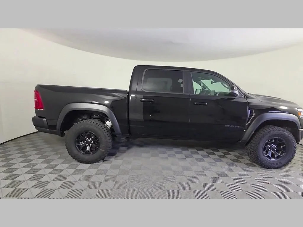 New 2026 Diamond Black Crystal Pearl-Coat Exterior Paint RAM RHO image 25