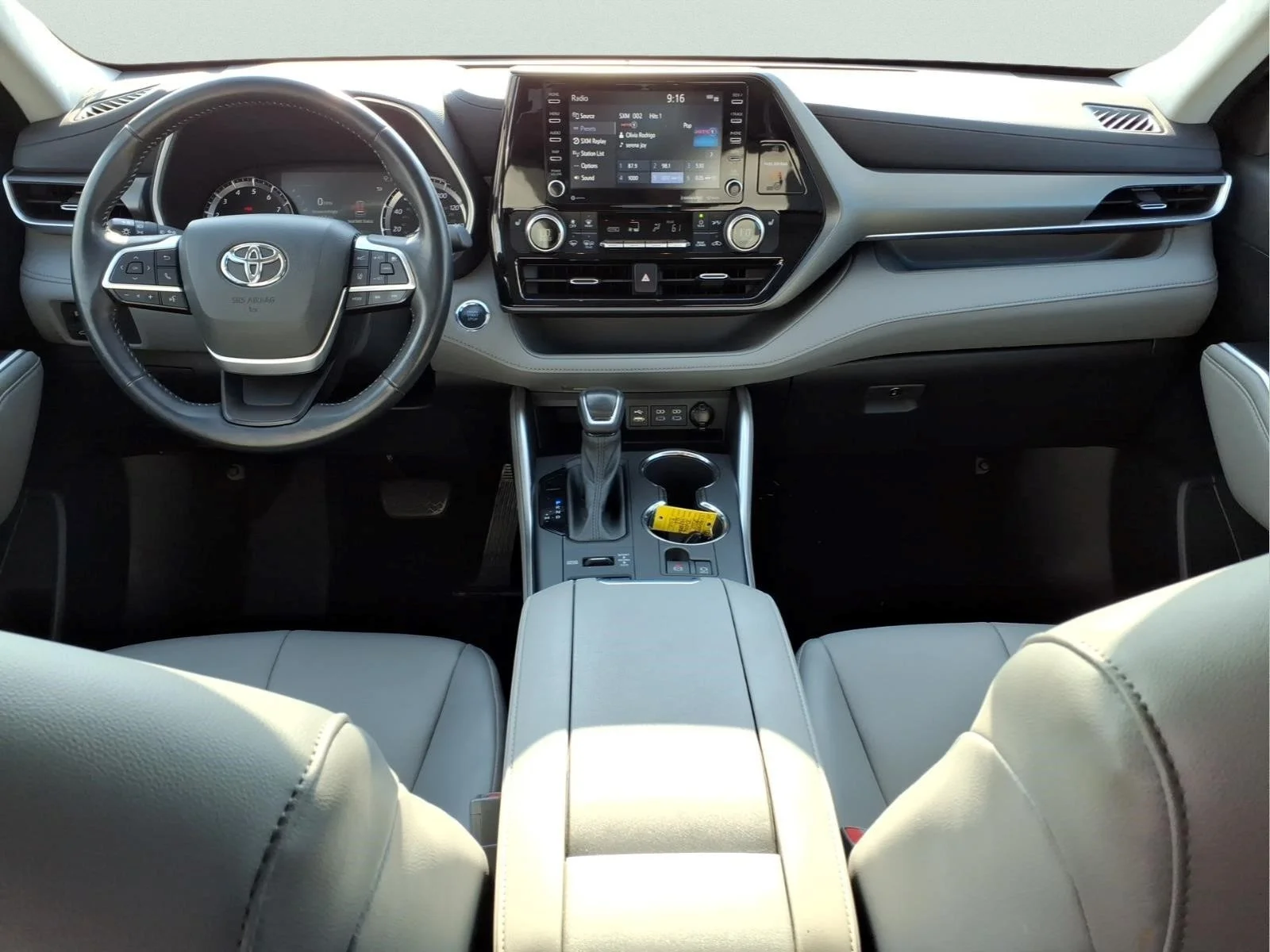 Certified Used 2022  Toyota XLE image 12