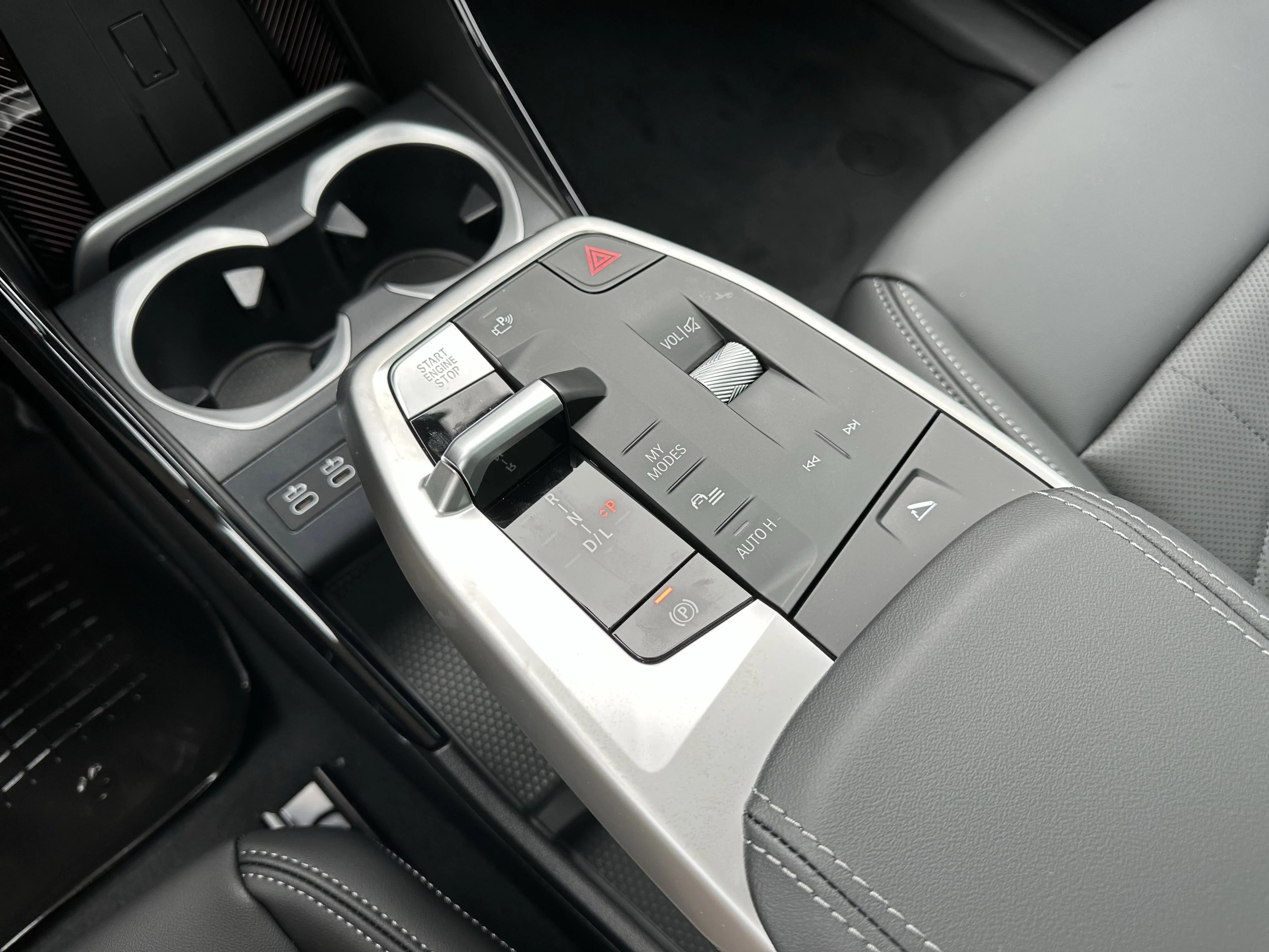 New 2026 Skyscraper Grey Metallic BMW xDrive28i image 16