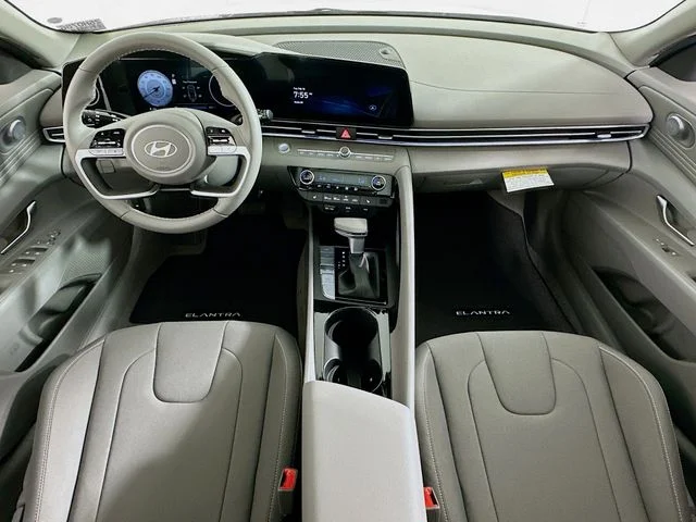 New 2025 Hyundai ELANTRA SEL Convenience