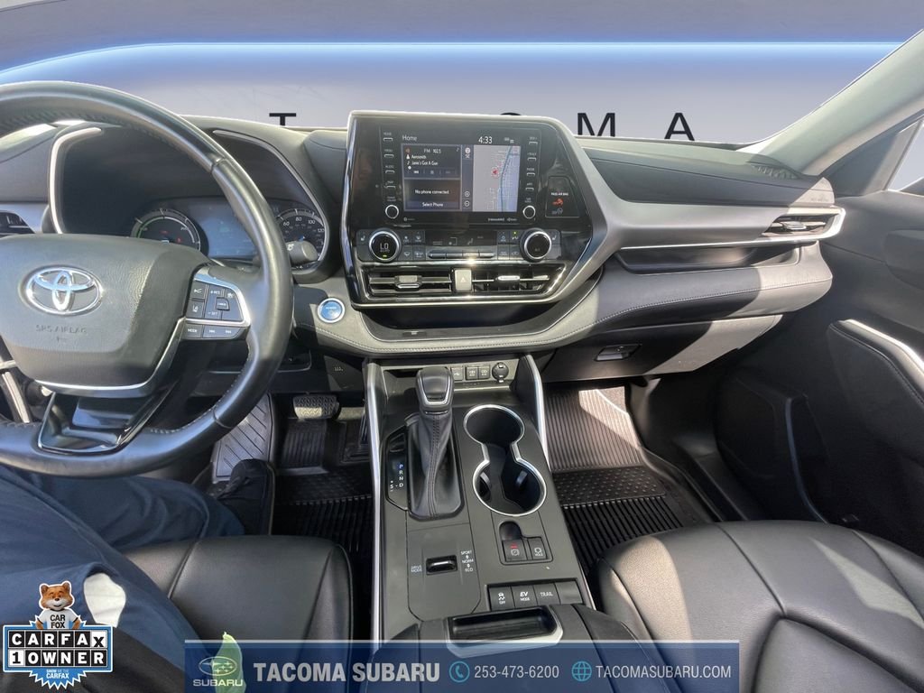 Used 2021  Toyota XLE image 12