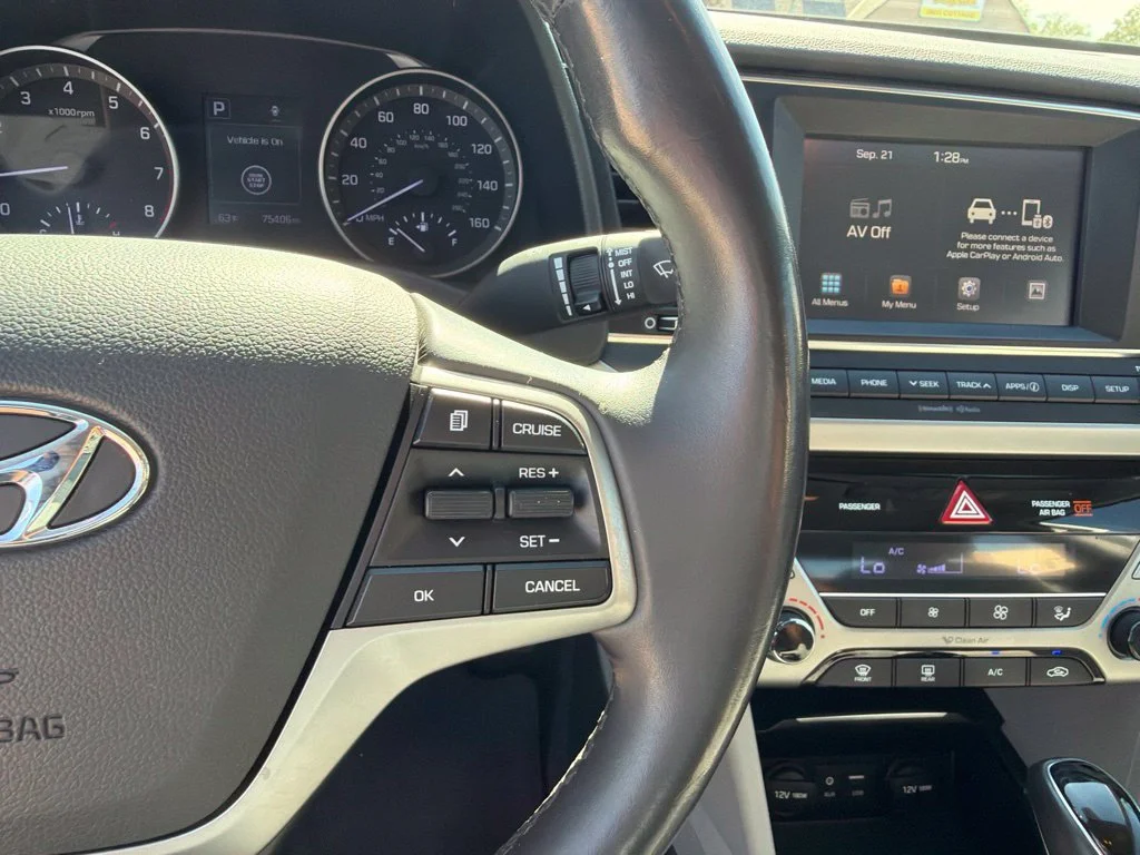 Used 2017 Gray Hyundai SE image 10