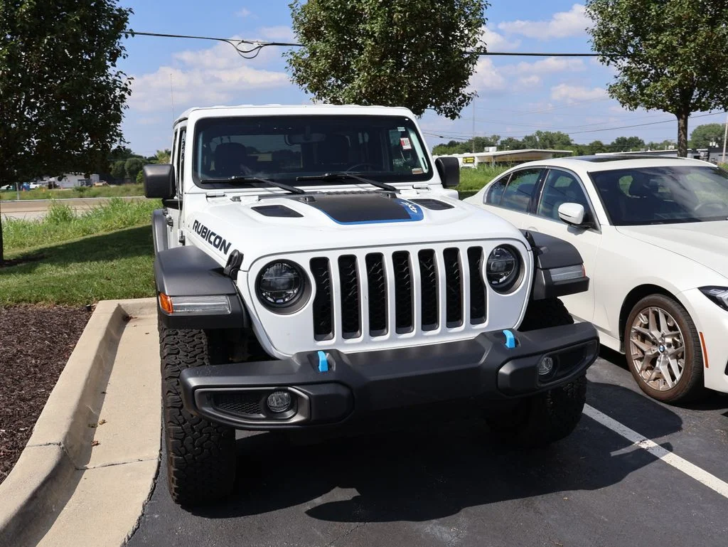 Used 2022 White Jeep Unlimited Rubicon 4xe image 4
