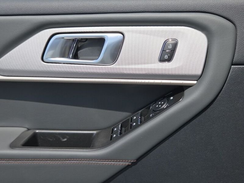 New 2026 Star White Metallic Tri-Coat Ford Active image 30