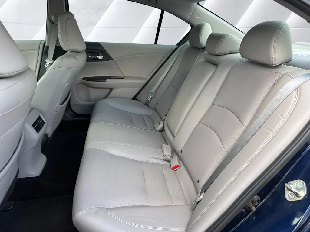 Used 2015 Blue Honda EX-L image 18