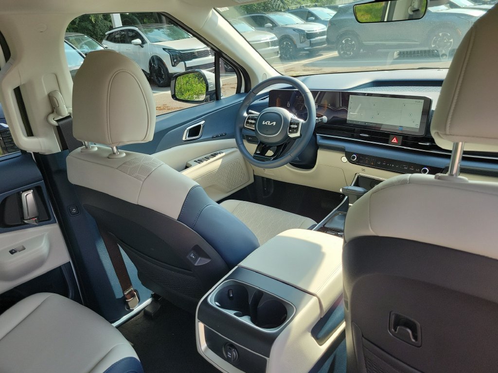 New 2026 Snow White Pearl Kia EX image 13
