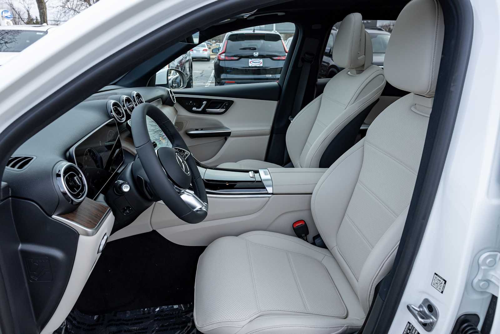 New 2026 Polar White Mercedes-Benz GLC 300 image 21