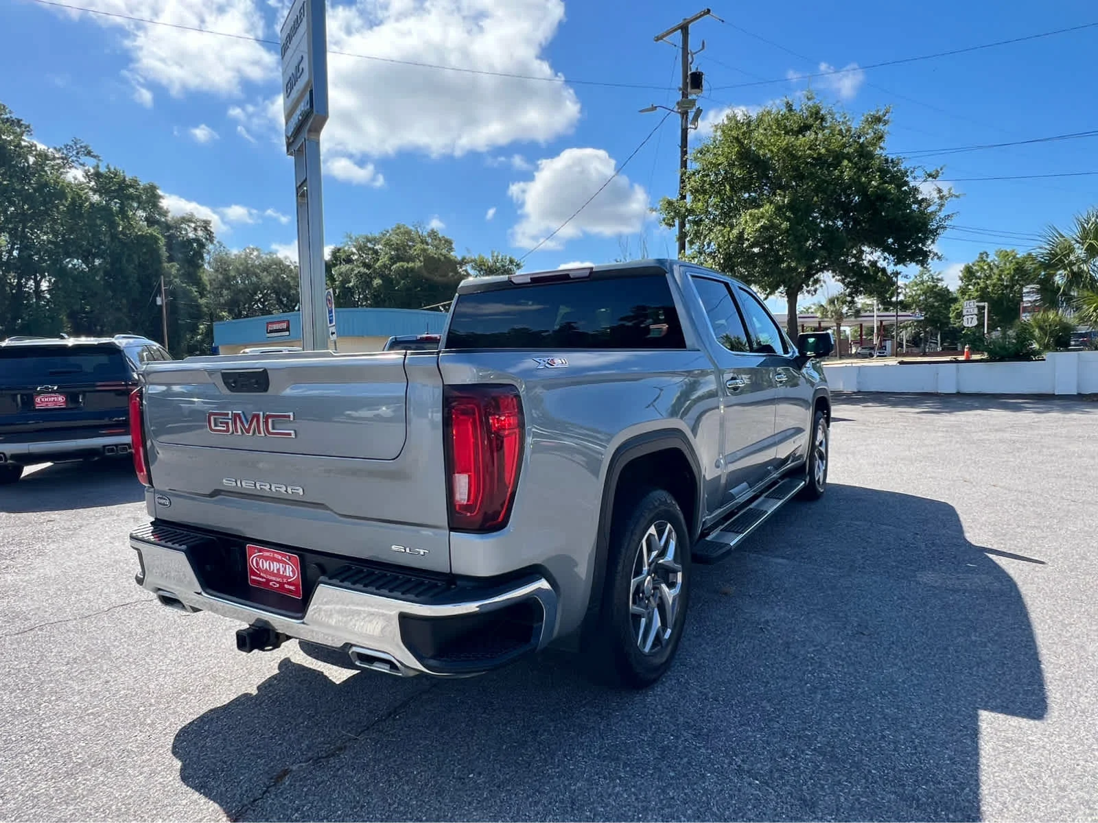 Used 2023 Sterling Metallic GMC SLT image 3