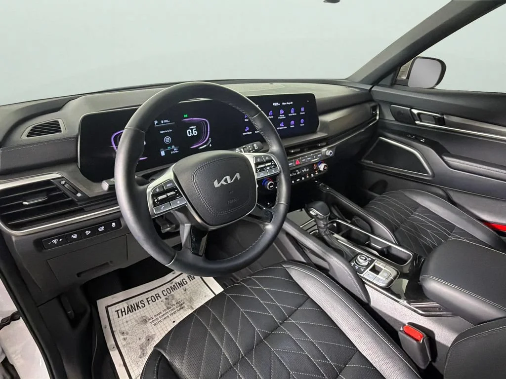 Used 2024 White Kia EX X-Line image 18