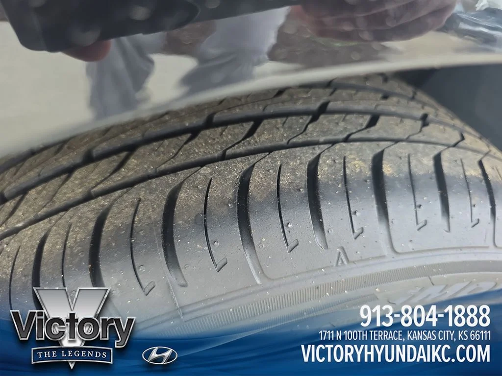 Used 2024 Black Hyundai SEL image 28