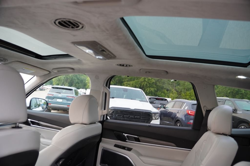 Used 2022 Glacial White Pearl Kia SX image 5