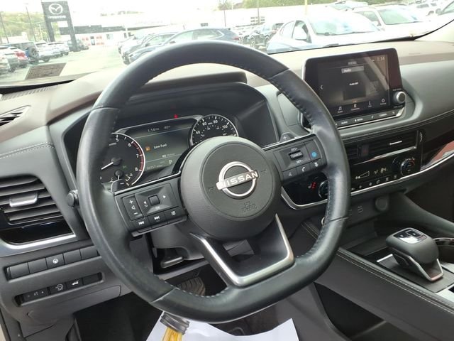 Used 2023 Gold Nissan SL image 10