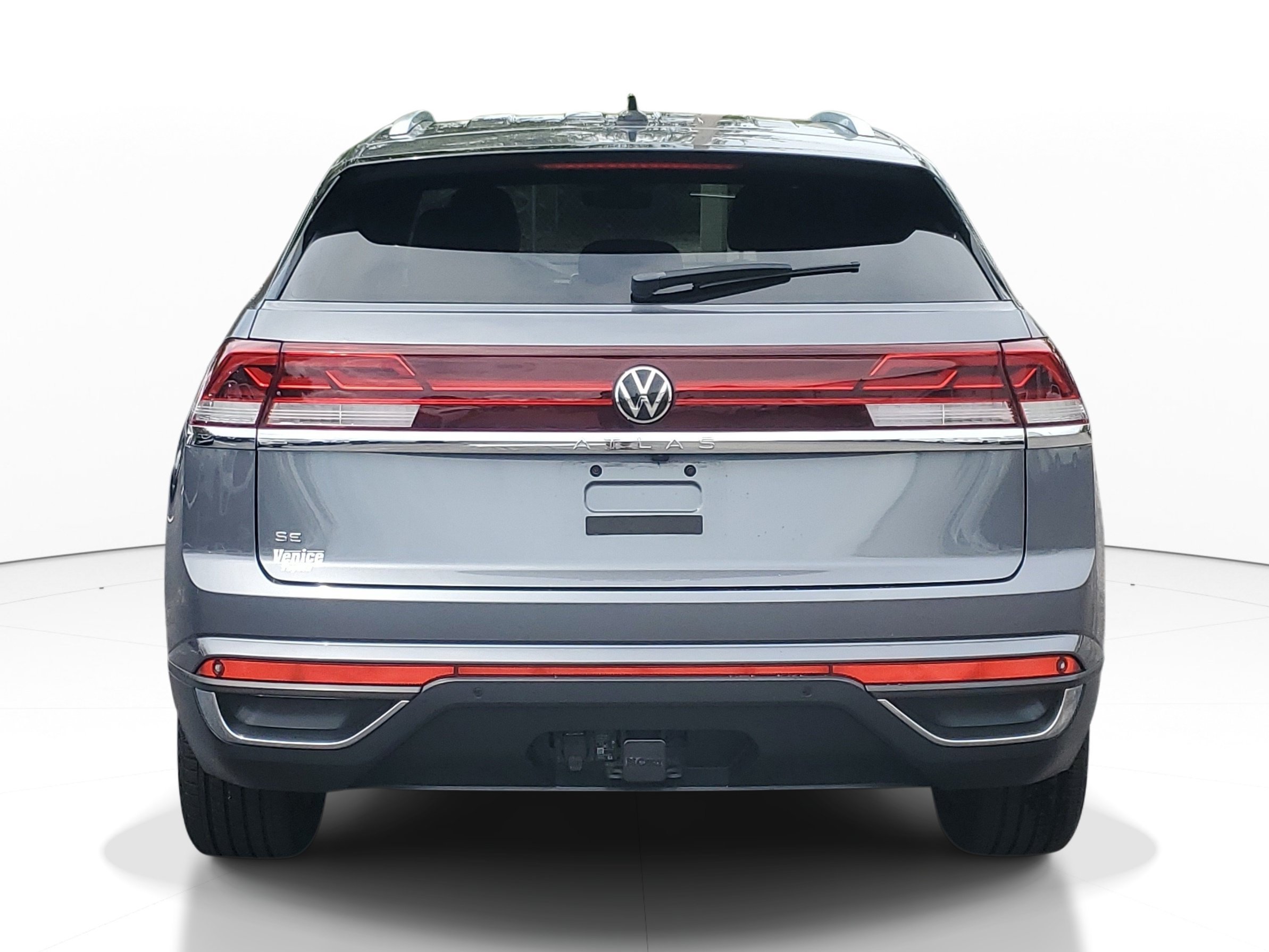 Used 2024 Platinum Gray Metallic Volkswagen 2.0T SE w/Technology image 4