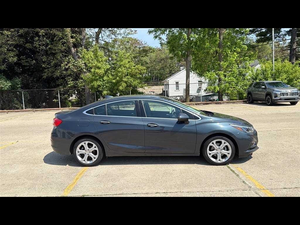 Used 2018 Graphite Metallic Chevrolet Premier image 6