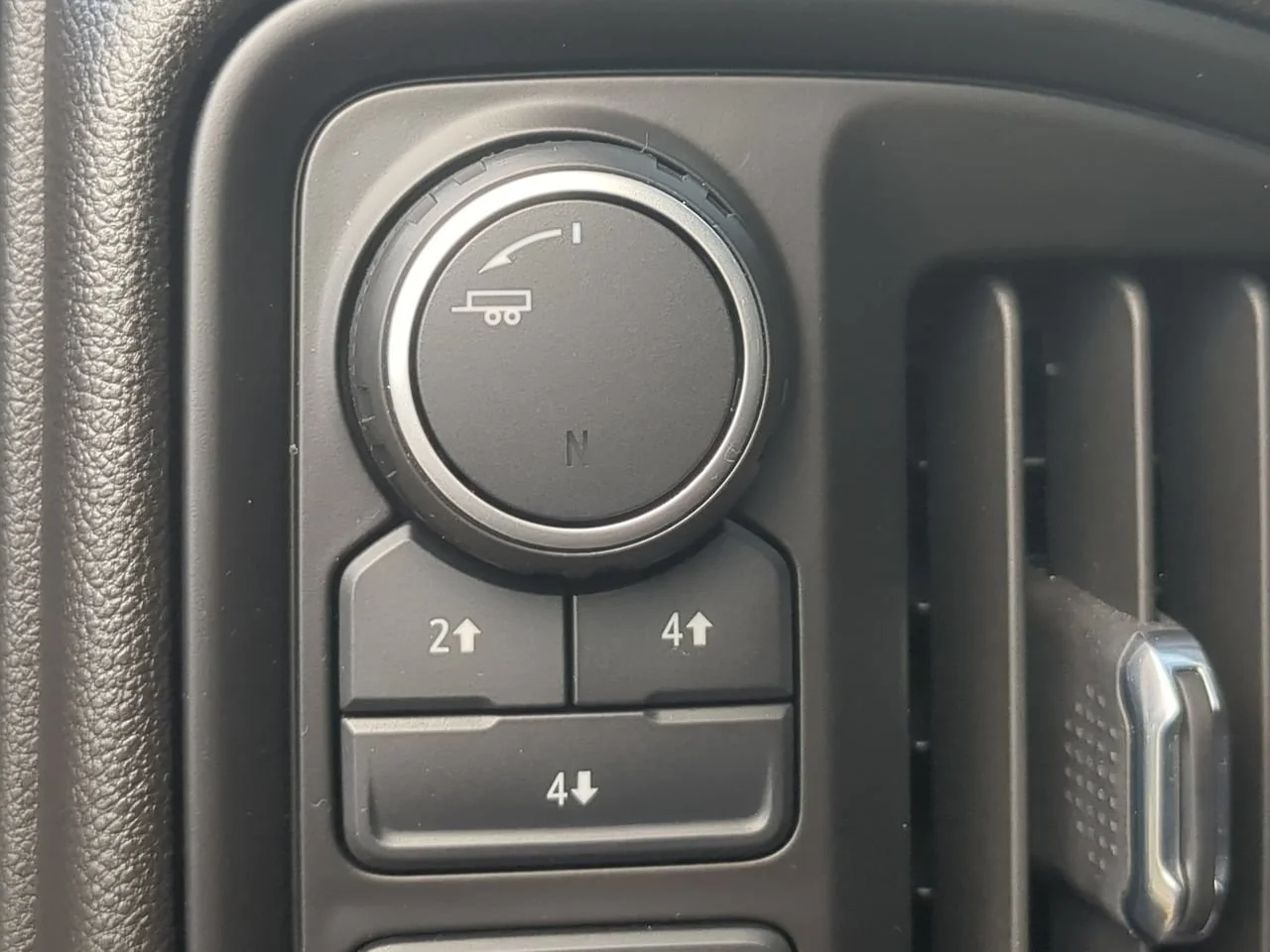 Used 2022 Northsky Blue Metallic Chevrolet Custom image 35