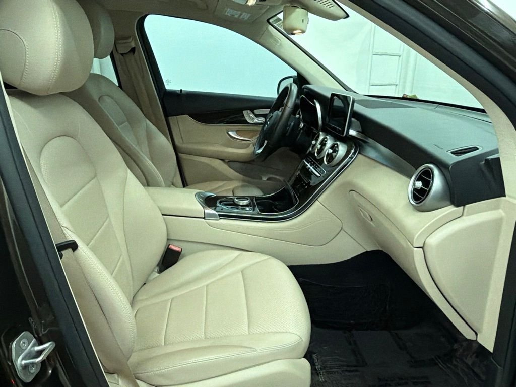 Used 2017 Brown Mercedes-Benz GLC 300 image 29