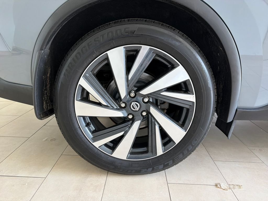 Certified Used 2022 Gray Nissan SL image 8