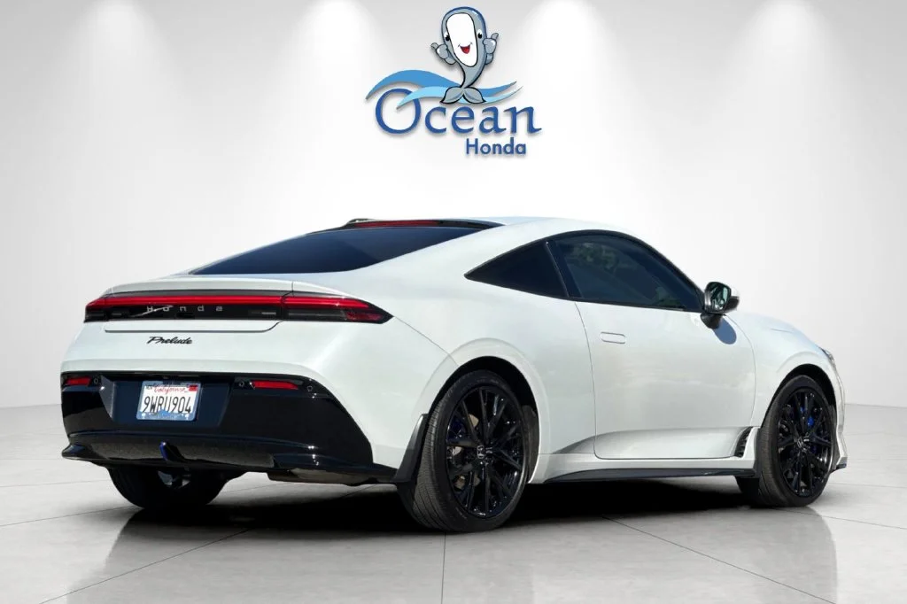 Used 2026 Winter Frost Pearl Honda  image 4
