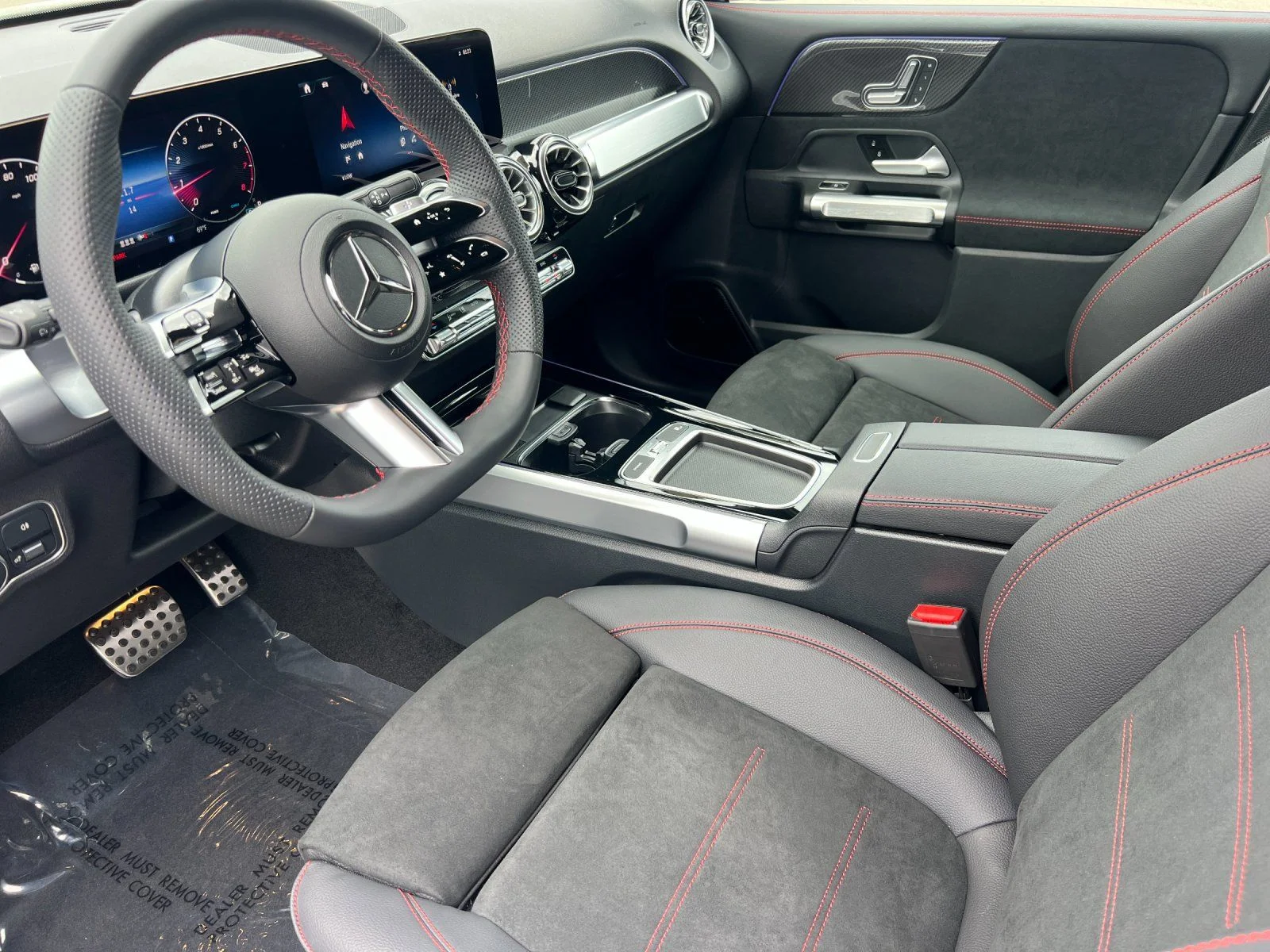New 2026 White Mercedes-Benz GLB 250 image 13