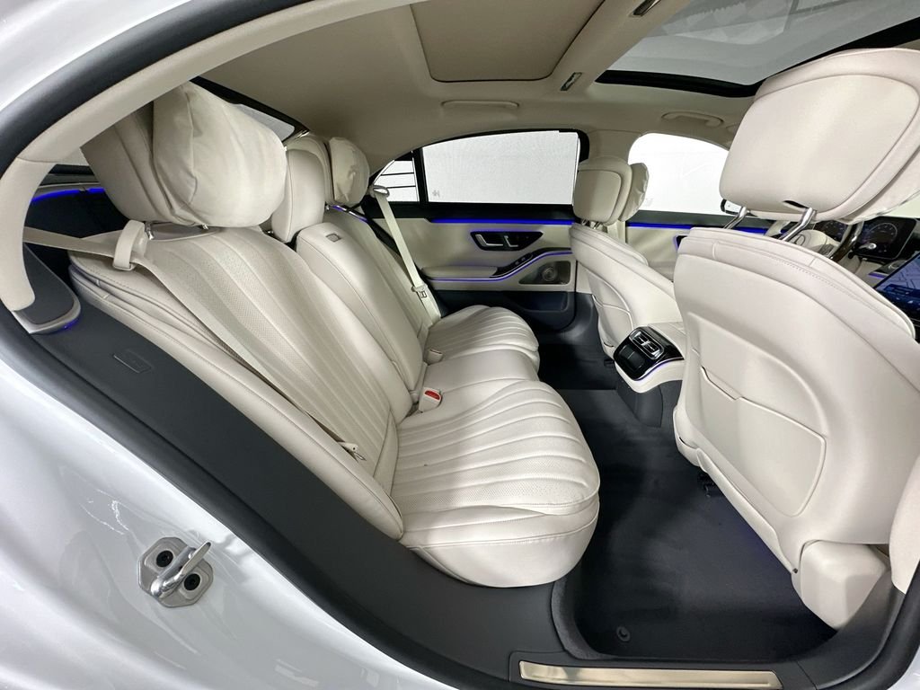 New 2026 MANUFAKTUR Moonlight White Metallic Mercedes-Benz S 500 image 29