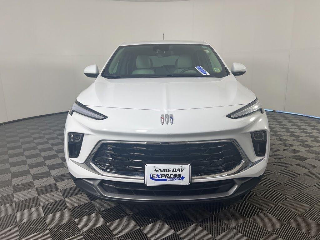 Used 2024 Summit White Buick Preferred image 27