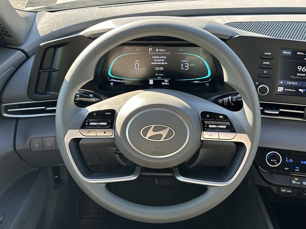 Certified Used 2025  Hyundai Blue image 23
