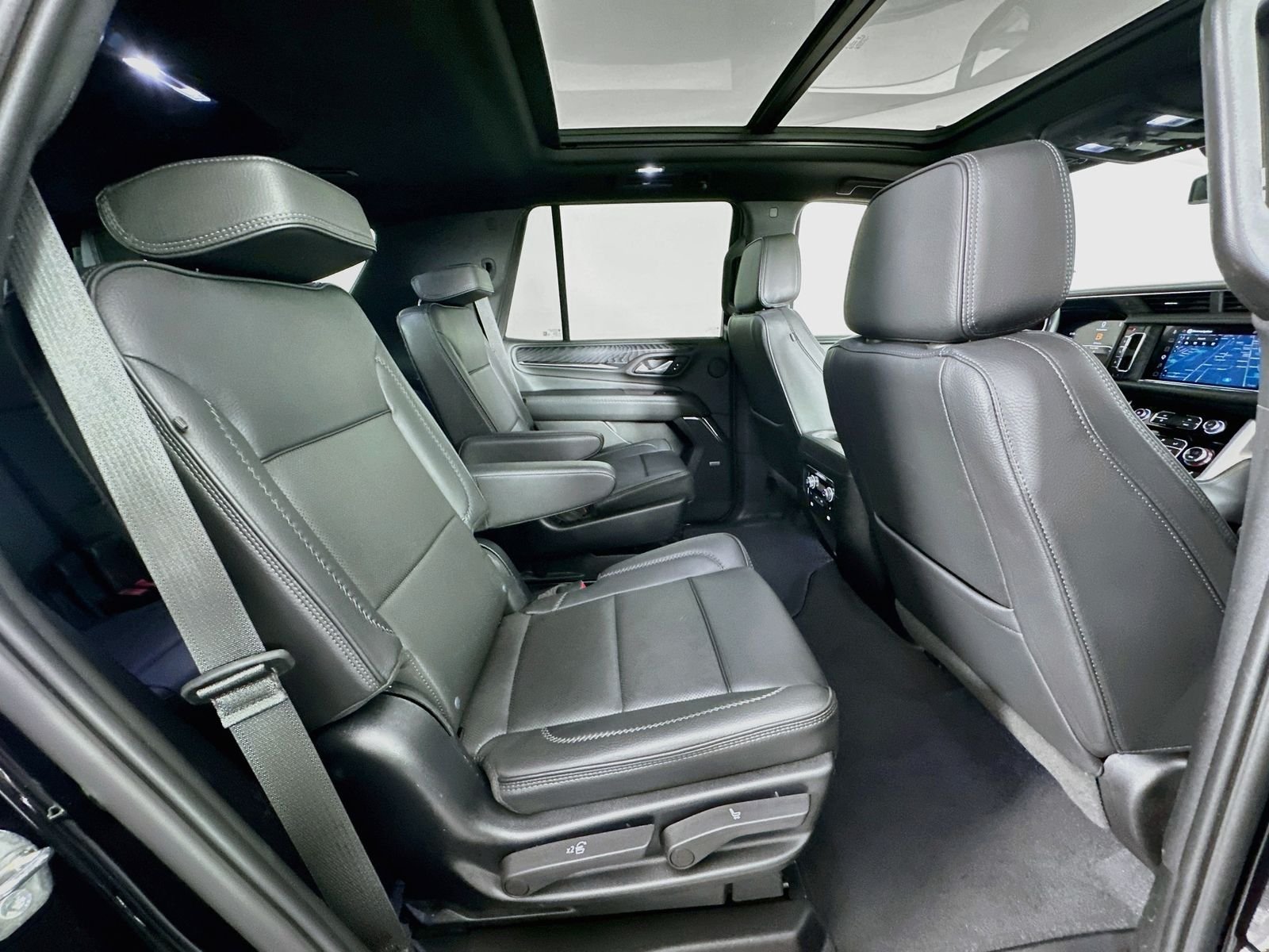 Used 2023 Onyx Black GMC Denali image 30