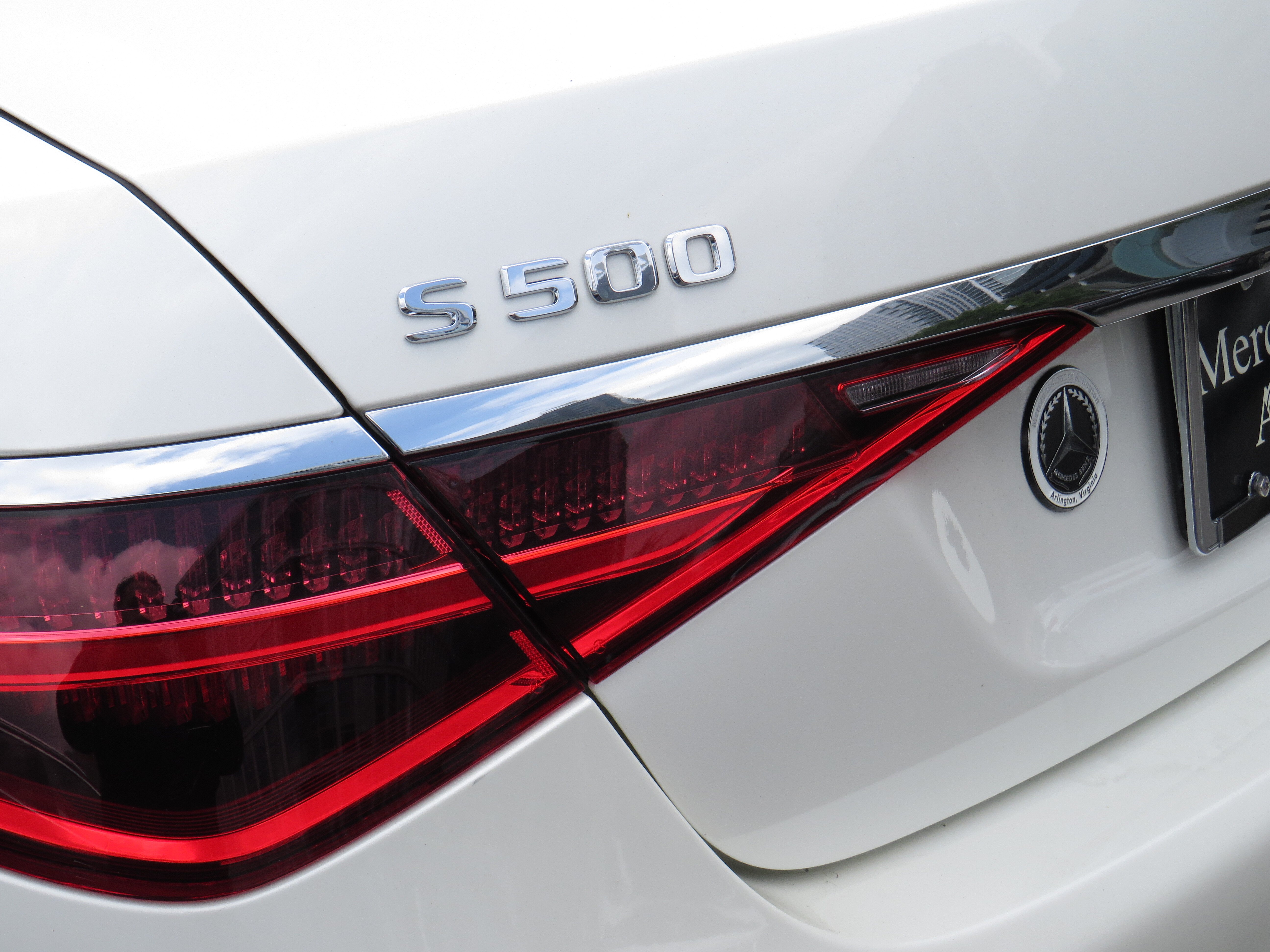 Certified Used 2023 MANUFAKTUR Diamond White Metallic Mercedes-Benz S 500 4MATIC® image 31