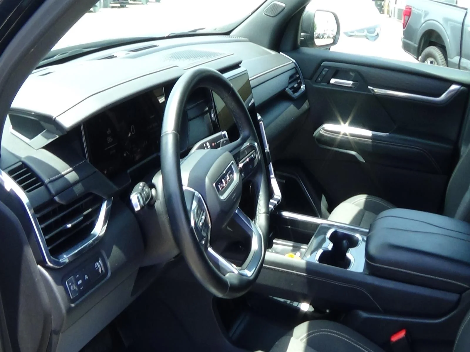 Used 2025 Ebony Twilight Metallic (gb8) GMC Elevation image 17