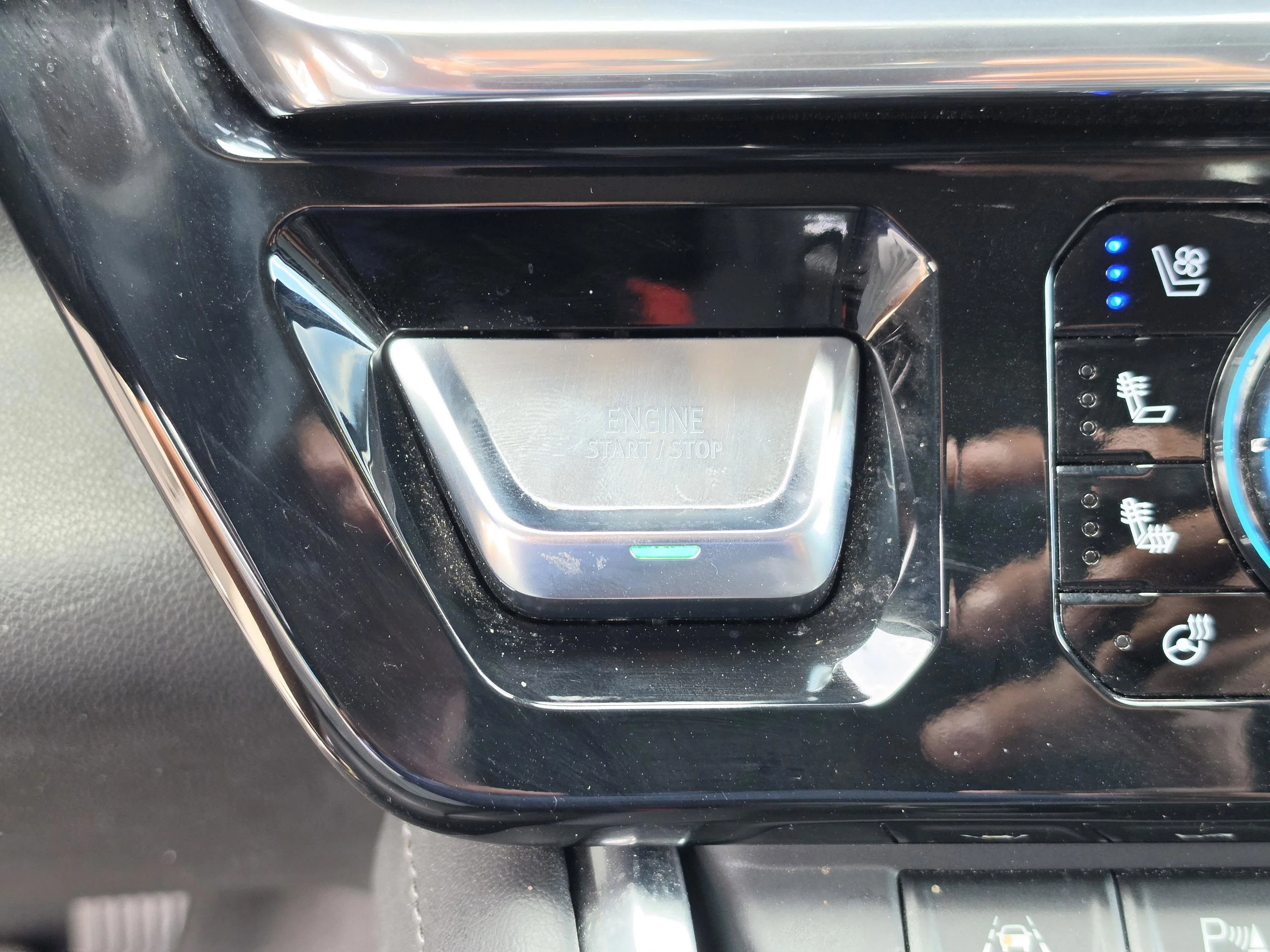 Used 2024 Sterling Metallic GMC Denali image 36