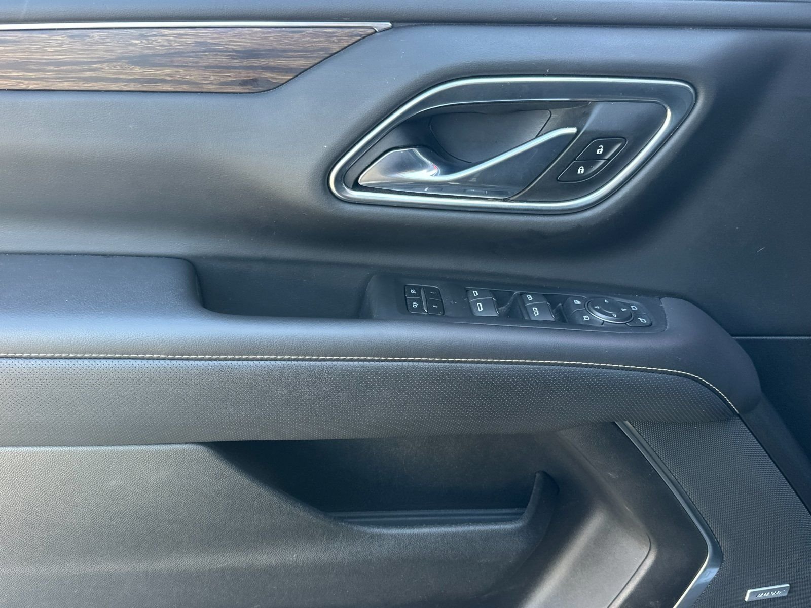Used 2021 Shadow Gray Metallic Chevrolet Premier image 10