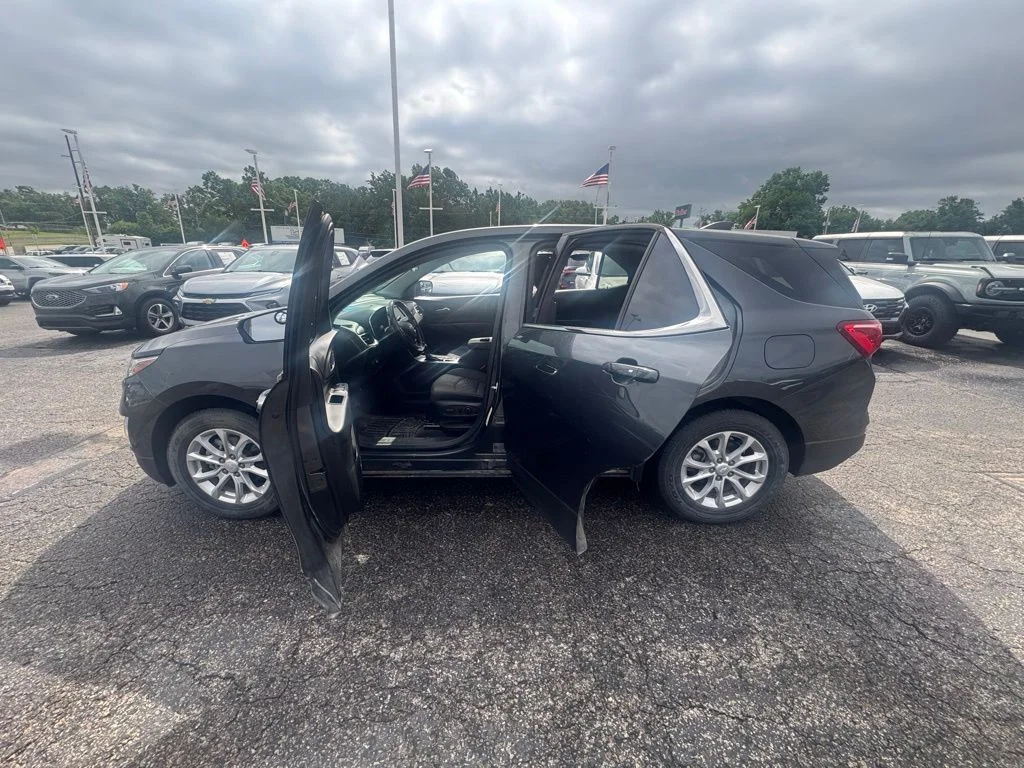 Used 2019 Chevrolet Equinox LT with VIN 3GNAXKEV7KL171390 for sale in Kansas City