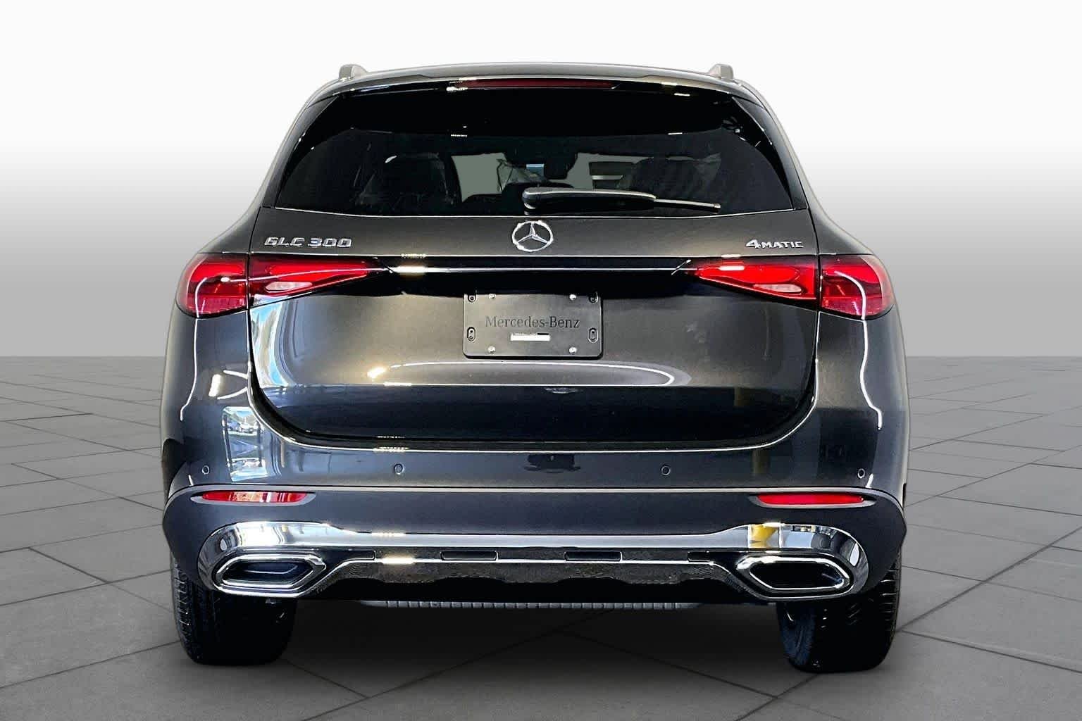 New 2027 Graphite Grey Metallic Mercedes-Benz GLC 300 image 4