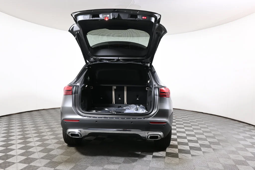 Used 2026 Gray Mercedes-Benz GLA 250 image 33