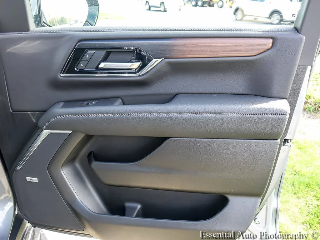 Used 2026 Sterling Metallic GMC Denali image 30
