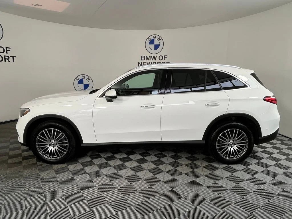 Used 2025  Mercedes-Benz GLC 300 image 13
