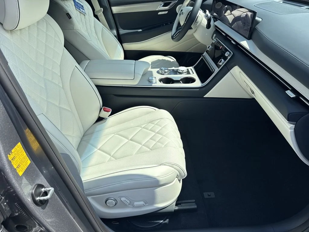 2025 GENESIS GV80 Prestige - Photo 13